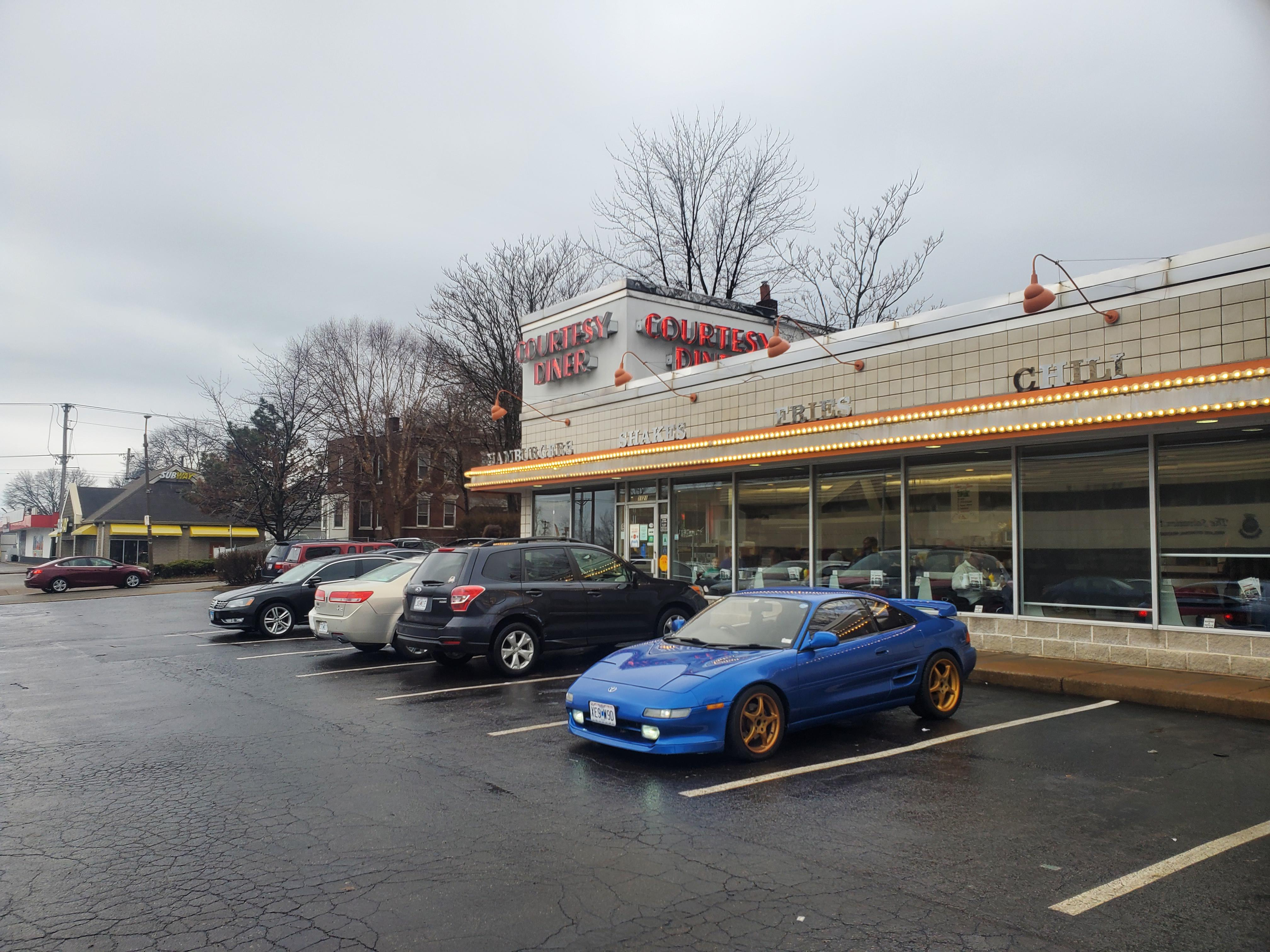 Courtesy Diner closes early; police confrontation in parking lot